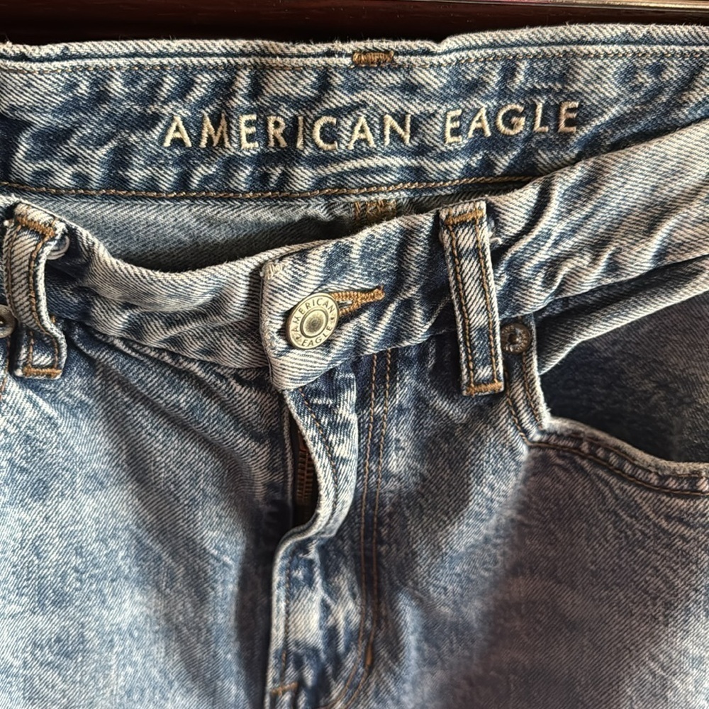 American Eagle Outfitters Women’s Size 4 Blue Distressed Denim High Rise Jeans - Picture 3 of 4